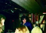 Wolfgang Schönenberg am DJ-Pult in der Diskothek Scala, 1975. Was das “Waterkant” für den nördlichen Teil des Weser-Ems-Gebietes bedeutet, war Wolfgang Schönenbergs (1948 – 2003) Lastruper Diskothek Scala für den südlichen Teil der Region. Wie das Waterkant besaß die 1972 von Schönenberg übernommene Scala ein riesiges Einzugsgebiet. Im Gegensatz aber zu Meta Rogall, die zwar die Richtung ihres Lokals vorgab, in der Hauptsache aber den Betrieb führte, war Wolfgang Schönenberg Betreiber und DJ in einer Person.<br />
© Foto: F. Spille, Werlte<br />
300 dpi, jpg, 123 KB