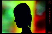 Diese Schattenbilder aus der Lightshow der Ausstellung wurden beim Kinderfest des Schlossmuseums am 8. September 2007 aufgenommen. foto-kinderfest-10