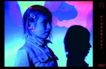 Diese Schattenbilder aus der Lightshow der Ausstellung wurden beim Kinderfest des Schlossmuseums am 8. September 2007 aufgenommen. foto-kinderfest-20