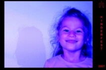 Diese Schattenbilder aus der Lightshow der Ausstellung wurden beim Kinderfest des Schlossmuseums am 8. September 2007 aufgenommen. foto-kinderfest-25