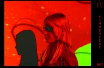 Diese Schattenbilder aus der Lightshow der Ausstellung wurden beim Kinderfest des Schlossmuseums am 8. September 2007 aufgenommen. foto-kinderfest-28