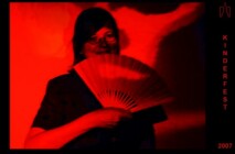 Diese Schattenbilder aus der Lightshow der Ausstellung wurden beim Kinderfest des Schlossmuseums am 8. September 2007 aufgenommen. foto-kinderfest-6