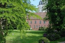 Blick auf das Schloss vom Schlosspark schloss-von-der-seite-1