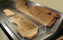 Neuer Sandsteinsarkophag aus Jever