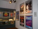 Blick in die Ausstellung - Scala in Lastrup - Charts in Harkebrügge.<br />
© Foto: Schlossmuseum Jever<br />
72 dpi, jpg, 2,88 MB
