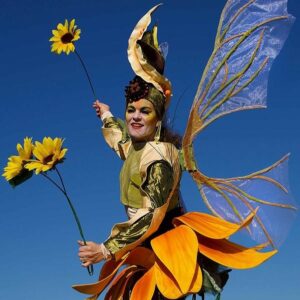 Duckomenta Schloss Jever - Nacht der Ente - Gagé Stelzenkunst