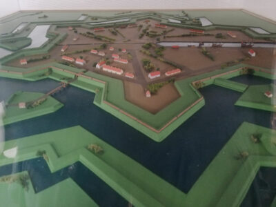 Ein dänischer König setzt den Varelern eine Planstadt vor die Tore: Die Christiansburg im Modell