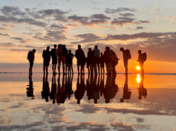 Wattwanderung<br />
©Joke Pouliart, Nationalparkverwaltung Nds Wattenmeer<br />
JPG, 1.6 MB >><a href="https://www.schlossmuseum.de/wp-content/uploads/2024/10/wattwanderung-joke-pouliart-nationalparkverwaltung-nds-wattenmeer.jpg" target="_blank">Download</a><<